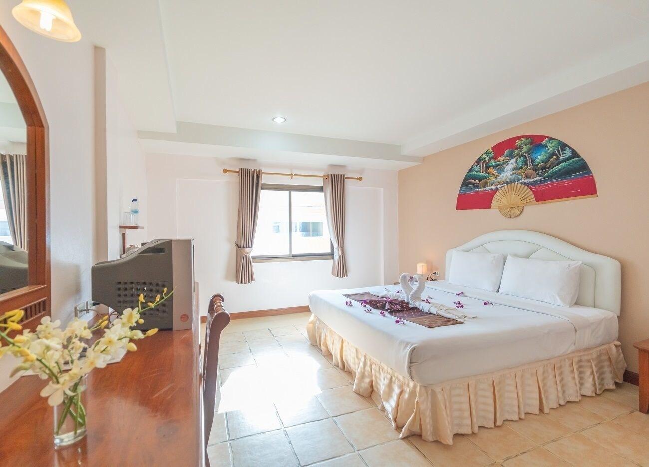 Bangla Star Hotel Phuket Exterior photo