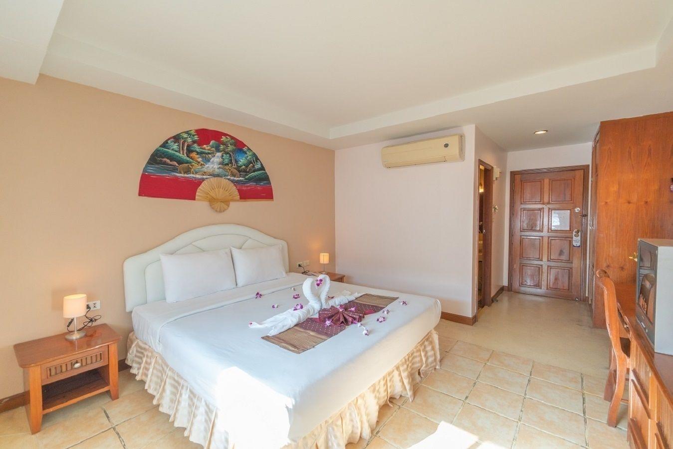 Bangla Star Hotel Phuket Exterior photo