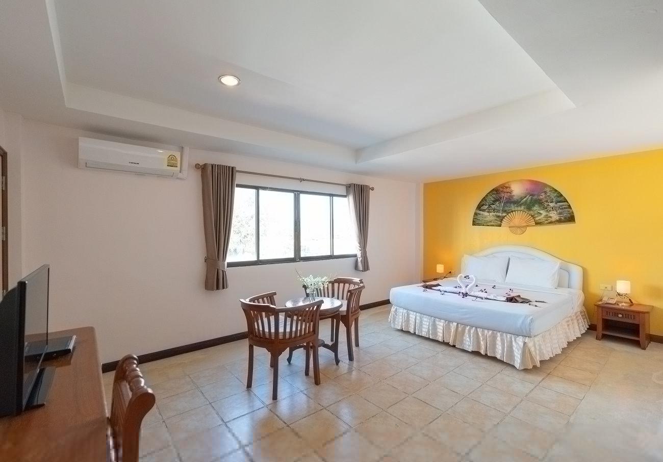 Bangla Star Hotel Phuket Exterior photo